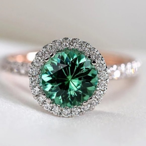 18k rose gold plated Green Stone ring - Picture 2 of 4